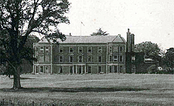 Melchbourne House about 1900 [Z1130/78/1]